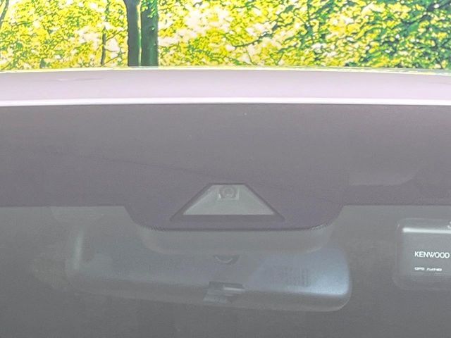 �y�g���^�Z�[�t�e�B�Z���X�z���s���ɑO���̎ԗ�����F�����A�Փ˂������Ȏ��͌x��ƃu���[�L�ŏՓˉ���Ɣ�Q�y�����A�V�X�g�B�����S�Ƀh���C�u�����y���݂��������܂��B