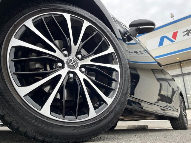 �y�����I�v�V����18�C���`�A���~�z�C�[���z�����I�v�V�����z�C�[���𑕒��B���s���\�̌���ɉ����A�O�ς����X�^�C���b�V���ɂȂ��Ă��܂��B