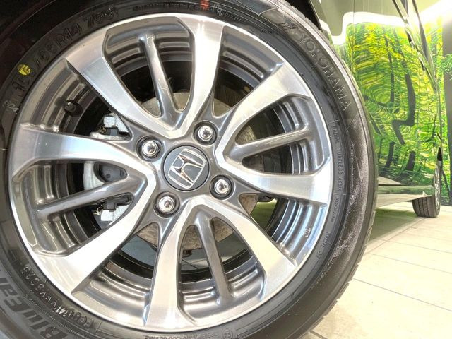 �y����14�C���`�A���~�z�C�[���z�O�ςɃ}�b�`���������A���~�z�C�[���𑕒����Ă���܂��B�e��ЊO�A���~�z�C�[����A�X�^�b�h���X�^�C�����戵�����Ă���܂��B���񂲑��k����������