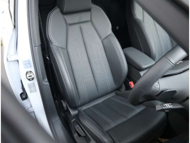 Q4 e-tron40 Sライン