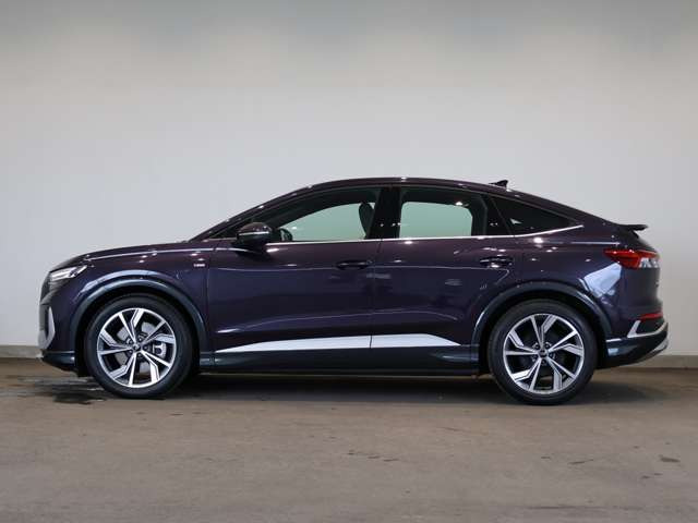 Q4スポーツバックe-tron45 Sライン