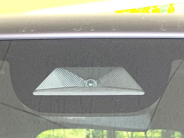 �y�z���_�Z���V���O�z���s���ɑO���̎ԗ�����F�����A�Փ˂������Ȏ��͌x��ƃu���[�L�ŏՓˉ���Ɣ�Q�y�����A�V�X�g�B�����S�Ƀh���C�u�����y���݂��������܂��B