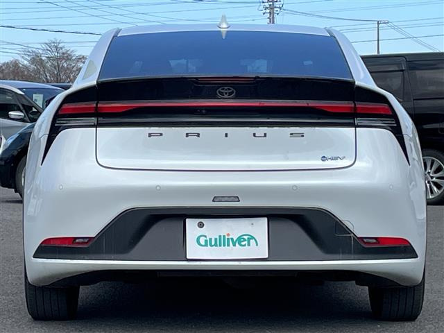 プリウス2.0 G E-Four 4WD