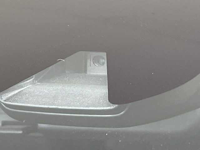 �y�G�}�[�W�F���V�[�u���[�L�z���s���ɑO���̎ԗ�����F�����A�Փ˂������Ȏ��͌x��ƃu���[�L�ŏՓˉ���Ɣ�Q�y�����A�V�X�g�B�����S�Ƀh���C�u�����y���݂��������܂��B