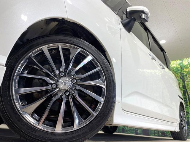 �y���I�j�X16�C���`�A���~�z�C�[���z�O�ςɃ}�b�`�����A���~�z�C�[���𑕒����Ă���܂��B�e��A���~�z�C�[����A�X�^�b�h���X�^�C�����戵�����Ă���܂��B���񂲑��k����������