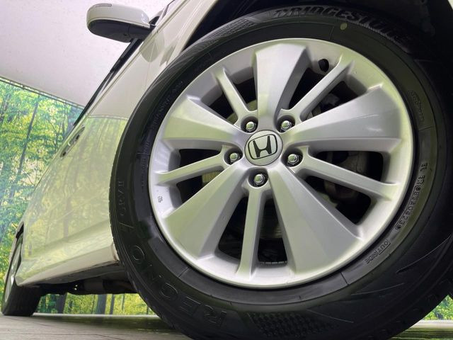 �y����17�C���`�A���~�z�C�[���z�O�ςɃ}�b�`���������A���~�z�C�[���𑕒����Ă���܂��B�e��ЊO�A���~�z�C�[����A�X�^�b�h���X�^�C�����戵�����Ă���܂��B���񂲑��k����������