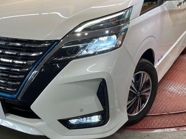 �yLED�w�b�h���C�g�z���V����ԑ��s�����ǍD�Ȏ��E���m�ۂ����S���ĉ^�]�ł��鍂�P�xLED�w�b�h���C�g�𑕔�!�_�����x�������A����d�͂��}�����Ă��܂��B