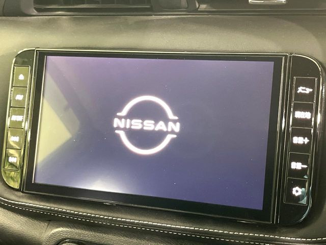 【純正9インチナビ】人気の純正ナビを装備。オーディオ機能も充実しており、Bluetooth接続すればお持ちのスマホやMP3プレイヤーの音楽を再生可能!毎日の運転がさらに楽しくなります!!