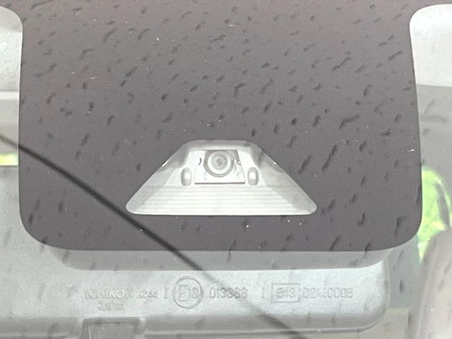 �y�X�}�[�g�A�V�X�g�z���s���ɑO���̎ԗ�����F�����A�Փ˂������Ȏ��͌x��ƃu���[�L�ŏՓˉ���Ɣ�Q�y�����A�V�X�g�B�����S�Ƀh���C�u�����y���݂��������܂��B