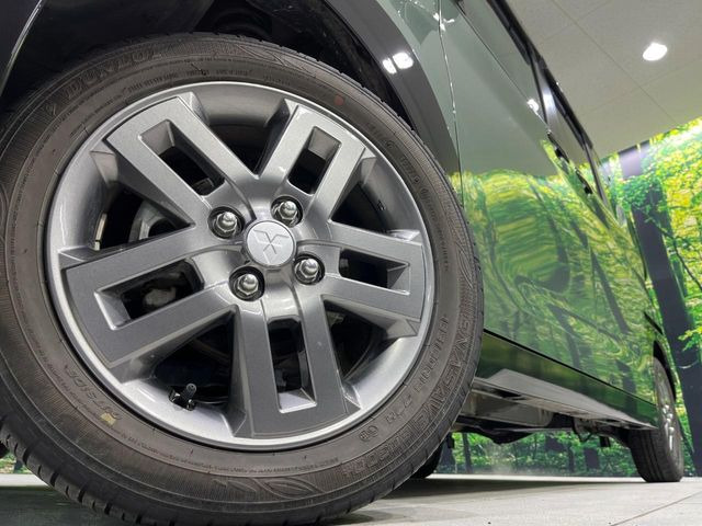 �y����15�C���`�A���~�z�C�[���z�O�ςɃ}�b�`���������A���~�z�C�[���𑕒����Ă���܂��B�e��ЊO�A���~�z�C�[����A�X�^�b�h���X�^�C�����戵�����Ă���܂��B���񂲑��k����������