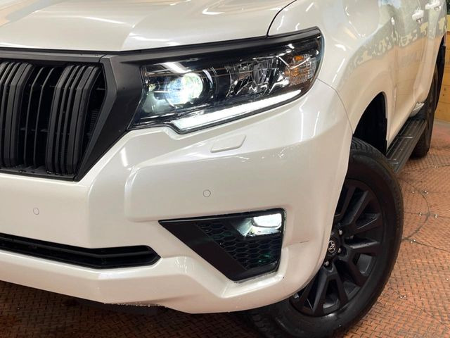 �yLED�w�b�h���C�g�z���V����ԑ��s�����ǍD�Ȏ��E���m�ۂ����S���ĉ^�]�ł��鍂�P�xLED�w�b�h���C�g�𑕔�!�_�����x�������A����d�͂��}�����Ă��܂��B