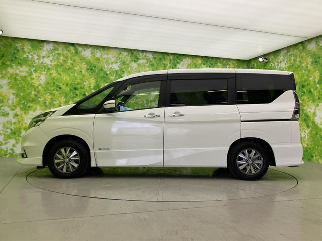 セレナ1.2 e-POWER ハイウェイスターV