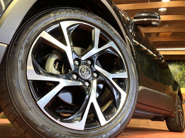 �y�����I�v�V����18�C���`�A���~�z�C�[���z�����I�v�V�����z�C�[���𑕒��B���s���\�̌���ɉ����A�O�ς����X�^�C���b�V���ɂȂ��Ă��܂��B