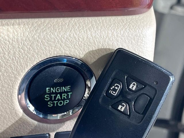 �y�X�}�[�g�L�[�z�J�o����|�P�b�g�ɓ��ꂽ�܂܂ł��h�A�̎{���E�������\�ȃX�}�[�g�L�[�𑕔��B�G���W���̃I���E�I�t�����J�M�����o���K�v����������Ƃ��Ă��֗��ł���