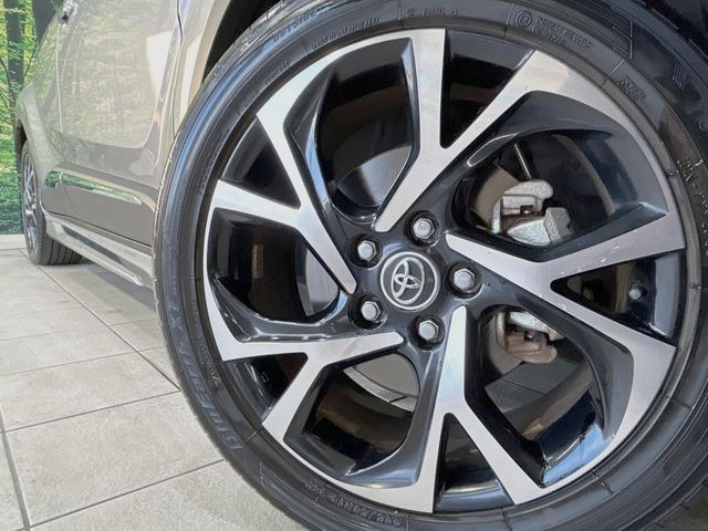 �y����18�C���`�A���~�z�C�[���z�O�ςɃ}�b�`���������A���~�z�C�[���𑕒����Ă���܂��B�e��ЊO�A���~�z�C�[����A�X�^�b�h���X�^�C�����戵�����Ă���܂��B���񂲑��k����������