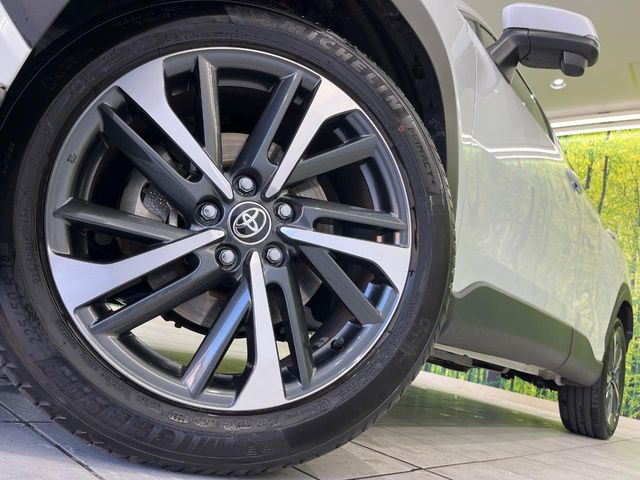 �y����18�C���`�A���~�z�C�[���z�O�ςɃ}�b�`���������A���~�z�C�[���𑕒����Ă���܂��B�e��ЊO�A���~�z�C�[����A�X�^�b�h���X�^�C�����戵�����Ă���܂��B���񂲑��k����������