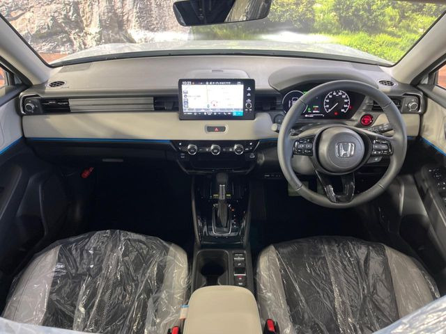 ヴェゼル1.5 e:HEV Z プレイパッケージ