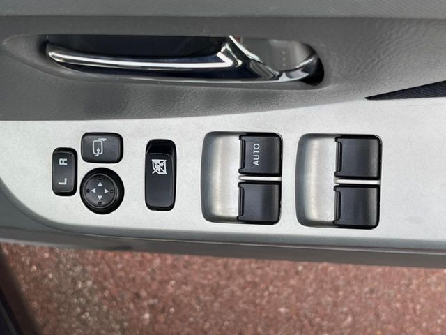 �y�d���i�[�~���[�z�T�C�h�~���[�͓d���i�[���ƂȂ��Ă���A�������ԏ�ł��L�Y�������X�N��}�����܂��B