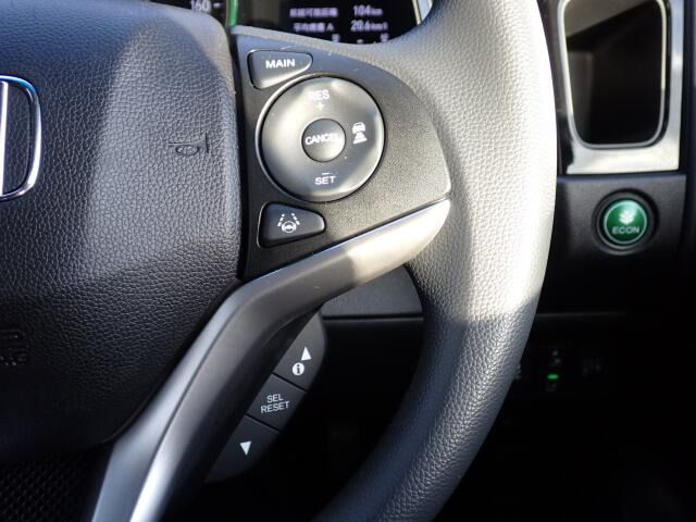 �y�N���[�Y�R���g���[���z�������H�ł̒��������s���y�ɁB�A�N�Z���y�_���𓥂܂��Ɏԑ������ɕۂ��Ƃ��\�ł��B�O���̎ԗ������m���ĎԊԂ�ۂ悤�ɑ��x���߂��Ă���܂�!!