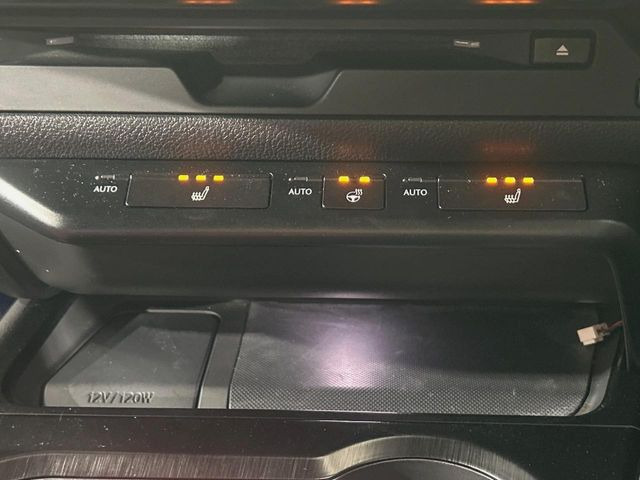 【シートヒーター】寒い日に重宝するシートヒーター!エアコンより早く温まってくれるので寒がりの人も安心ですね♪エアコンの温風は乾燥するから苦手、という方にもをおすすめです。