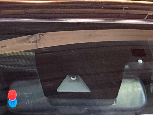 �y�g���^�Z�[�t�e�B�Z���X�z���s���ɑO���̎ԗ�����F�����A�Փ˂������Ȏ��͌x��ƃu���[�L�ŏՓˉ���Ɣ�Q�y�����A�V�X�g�B�����S�Ƀh���C�u�����y���݂��������܂��B