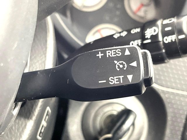 �y�N���[�Y�R���g���[���z�������H�����N���N���s�B�A�N�Z���𗣂��Ă���葬�x�ő��s���ł��A�������^�]���̕��S���y��!�����E�������ȒP�ȃX�C�b�`����Œ����ł��܂��B