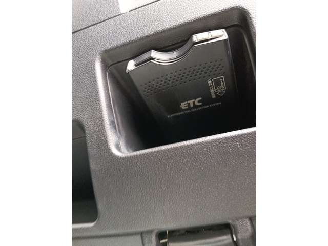 ETC���ڎԂŁA�������H�̗��������X���[�Y�ɒʉ߂ł��܂��B�x���̂��o������ʋ΂ɂ��֗��ł��B