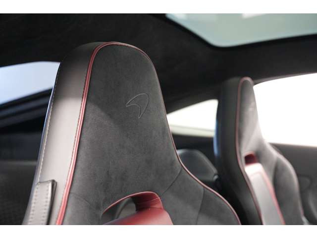 ��d�S�݌v�̃��m�Z���J�[�{���\�����̗p�B�y�ʂ��������̃{�f�B���A�D�ꂽ�n���h�����O���\�Ƒ��s���萫���������Ă��܂��B