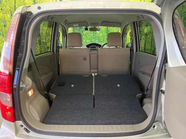 ���i�̂���������ʋ΁A���}���ɏ\���ȉ׎��X�y�[�X���m�ۂ��Ă���܂��B�Z�J���h�V�[�g��|���ƁA�傫�ȉו��̐ύڂ��\�ł���