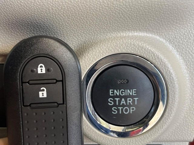 �y�L�[�t���[�V�X�e���z�J�o����|�P�b�g�ɓ��ꂽ�܂܂ł��h�A�̎{���E�������\�ȃX�}�[�g�L�[�𑕔��B�G���W���̃I���E�I�t�����J�M�����o���K�v����������Ƃ��Ă��֗��ł���