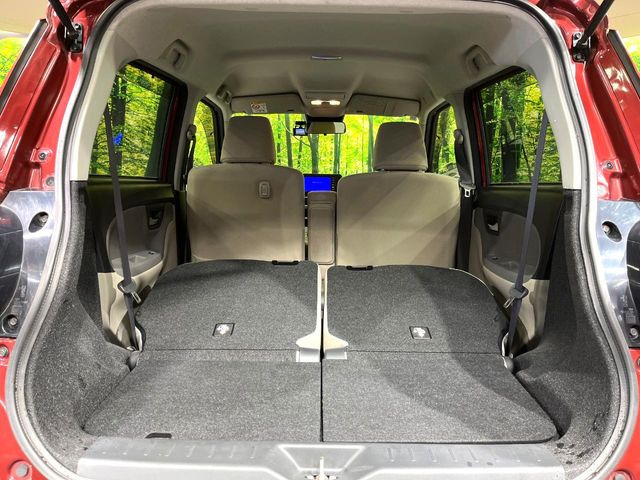 ���i�̂���������ʋ΁A���}���ɏ\���ȉ׎��X�y�[�X���m�ۂ��Ă���܂��B�Z�J���h�V�[�g��|���ƁA�傫�ȉו��̐ύڂ��\�ł���