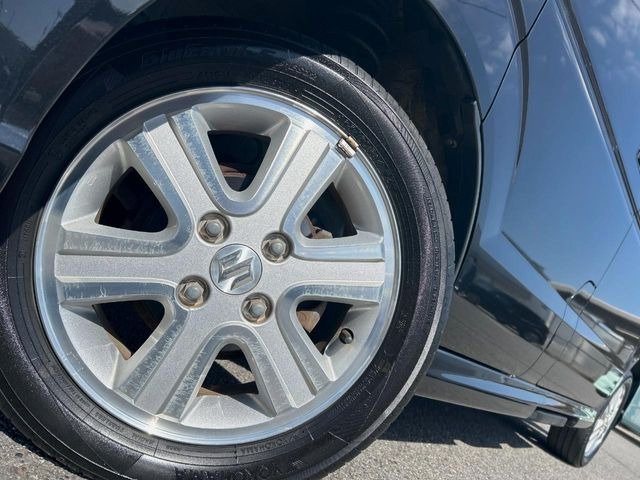 �y����14�C���`�A���~�z�C�[���z�O�ςɃ}�b�`���������A���~�z�C�[���𑕒����Ă���܂��B�e��ЊO�A���~�z�C�[����A�X�^�b�h���X�^�C�����戵�����Ă���܂��B���񂲑��k����������