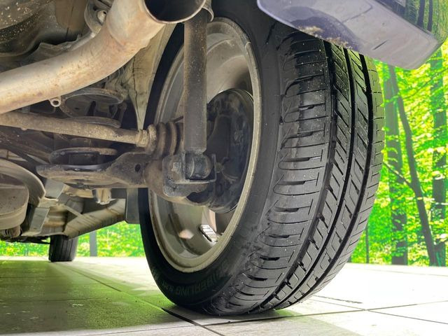 お車を安心してお乗りいただく為には、足回りの定期点検が欠かせません。サービスサポート(有償保証)では無料点検もご提供しており、安心のカーライフをお過ごしいただけるサポート体制が整っています。