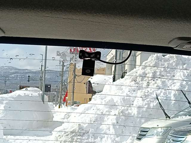 ������̎��̂�g���u���̍ۂɖ𗧂h���C�u���R�[�_�[�𑕔����Ă��܂��B���s���̉f�����L�^���A���̎��̏󋵊m�F����S�^�]�̃T�|�[�g�ɍv���B���S�E���S�ȃJ�[���C�t���T�|�[�g��������������ł��B