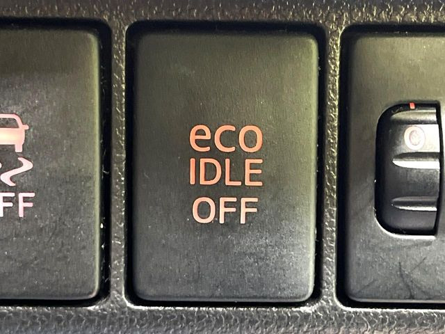 �y�A�C�h�����O�X�g�b�v�z�ԐM����a�؂Œ�Ԃ����ۂɃG���W�����~���A���ʂȔR���̏����}���܂��B�R��������ی�ɂȂ���@�\��G���W���̓u���[�L�𗣂��΍Ďn�����܂��B