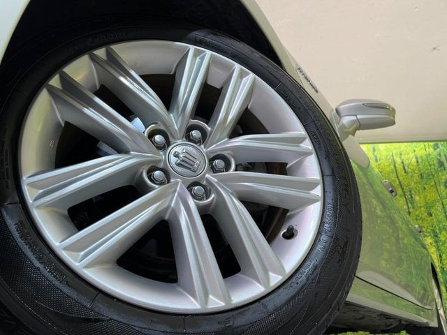 �y����17�C���`�A���~�z�C�[���z�O�ςɃ}�b�`���������A���~�z�C�[���𑕒����Ă���܂��B�e��ЊO�A���~�z�C�[����A�X�^�b�h���X�^�C�����戵�����Ă���܂��B���񂲑��k����������