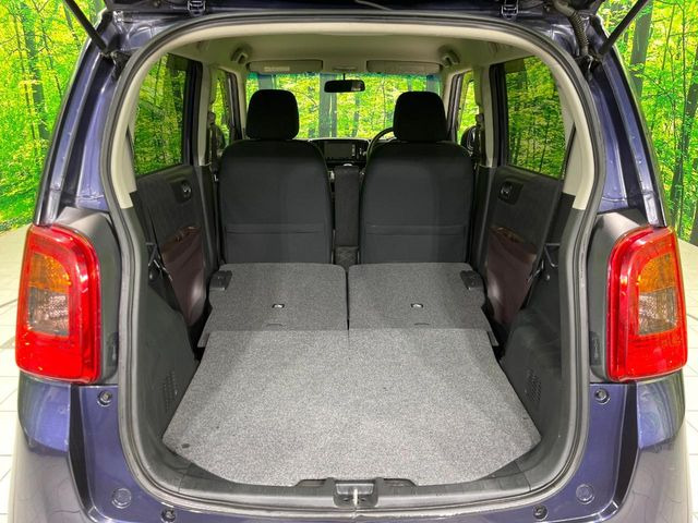 普段のお買い物や通勤、送迎等に十分な荷室スペースを確保しております。セカンドシートを倒すと、大きな荷物の積載も可能です♪