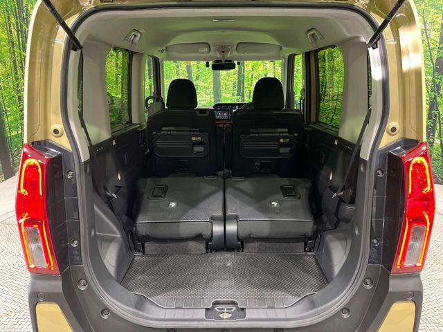 ���i�̂���������ʋ΁A���}���ɏ\���ȉ׎��X�y�[�X���m�ۂ��Ă���܂��B�Z�J���h�V�[�g��|���ƁA�傫�ȉו��̐ύڂ��\�ł���