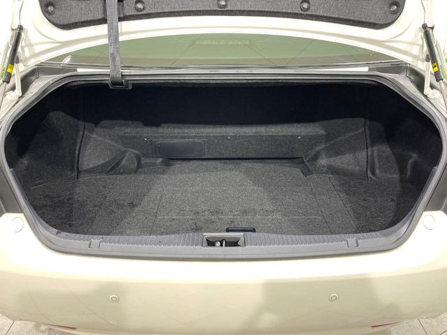 ���i�̂���������ʋ΁A���}���ɏ\���ȉ׎��X�y�[�X���m�ۂ��Ă���܂��B���i�̂����������烌�W���[�܂ŁA���L�����􂵂Ă���܂�!