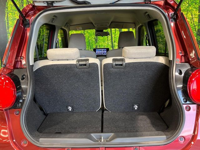 ���i�̂���������ʋ΁A���}���ɏ\���ȉ׎��X�y�[�X���m�ۂ��Ă���܂��B�Z�J���h�V�[�g��|���ƁA�傫�ȉו��̐ύڂ��\�ł���