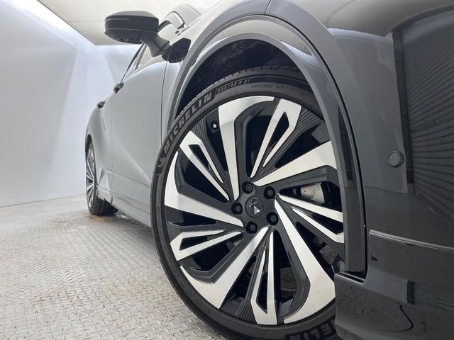 �y���f���X�^��21�C���`�A���~�z�C�[���z��l�C���[�J�[�̃z�C�[���𑕔���y�ʁE���d�x�̃A���~�z�C�[���́A�n���h�����O�E�����ȂǁA����̎������サ�Ă���܂���