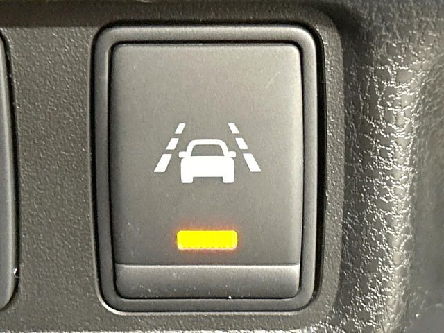 �y�C���e���W�F���gLI�z���s���̎Ԑ�����͂ݏo�������Ȏ��A�x�����Ƌ��ɃX�e�A�����O�ƃu���[�L�𐧌䂵�A�Ԑ����𑖍s����l�ɃA�V�X�g�B�����S�ȉ^�]���T�|�[�g���Ă���܂�!