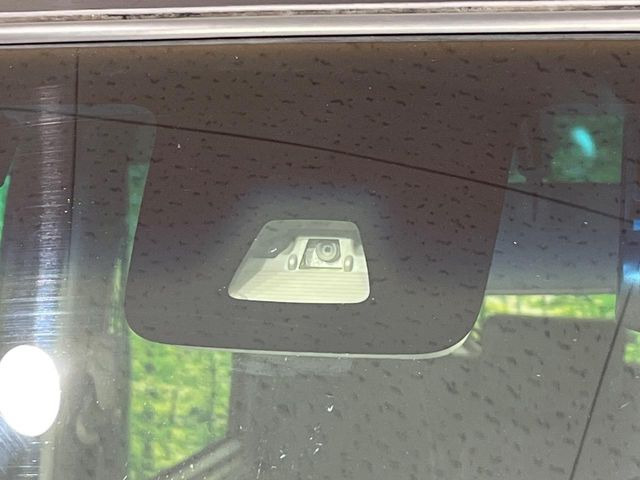 �y�X�}�[�g�A�V�X�g�z���s���ɑO���̎ԗ�����F�����A�Փ˂������Ȏ��͌x��ƃu���[�L�ŏՓˉ���Ɣ�Q�y�����A�V�X�g�B�����S�Ƀh���C�u�����y���݂��������܂��B