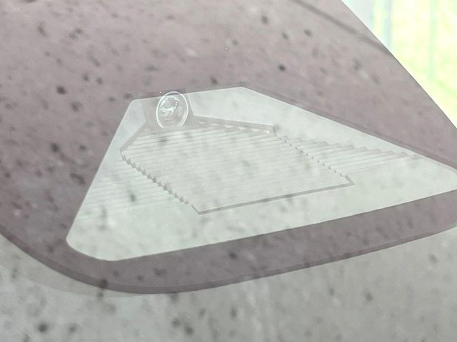 �y�z���_�Z���V���O�z���s���ɑO���̎ԗ�����F�����A�Փ˂������Ȏ��͌x��ƃu���[�L�ŏՓˉ���Ɣ�Q�y�����A�V�X�g�B�����S�Ƀh���C�u�����y���݂��������܂��B