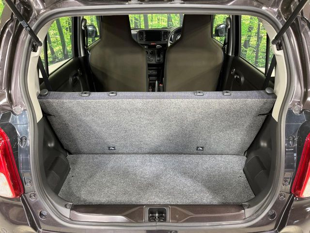 ���i�̂���������ʋ΁A���}���ɏ\���ȉ׎��X�y�[�X���m�ۂ��Ă���܂��B�Z�J���h�V�[�g��|���ƁA�傫�ȉו��̐ύڂ��\�ł���