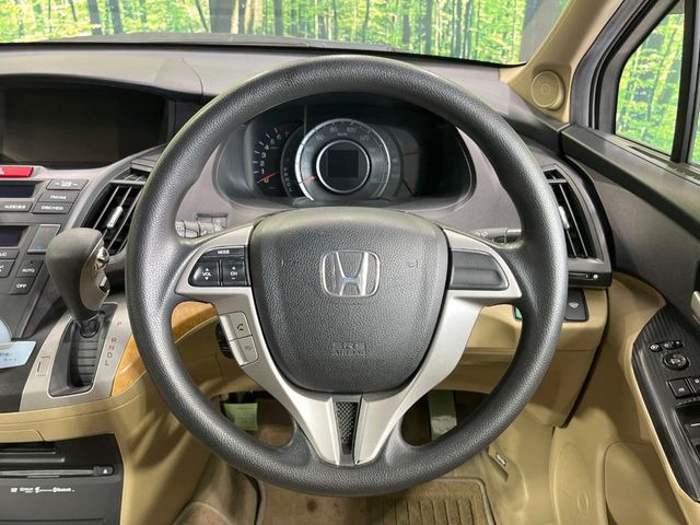 �y�X�e�A�����O�X�C�b�`�z�^�]���A�O������ڐ������炷���ƂȂ��A�I�[�f�B�I���̑��삪�\�ȕ֗��@�\!���S&���K�ȃh���C�u�����o���Ă���܂���