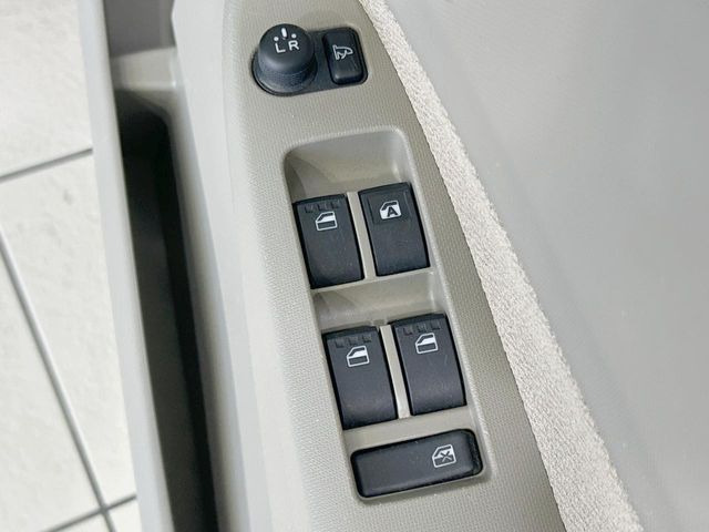 �y�d���i�[�~���[�z�T�C�h�~���[�͓d���i�[���ƂȂ��Ă���A�������ԏ�ł��L�Y�������X�N��}�����܂��B