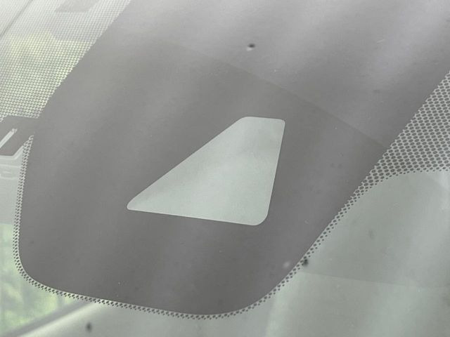 �y�C���e���W�F���g�G�}�[�W�F���V�[�u���[�L�z�t�����g�J�����őO���̎ԗ�����s�҂����m�B�Փ˂������Ȏ��͏Փ˔�Q�y���u���[�L���쓮�A�Փˉ�����T�|�[�g�B�����S�Ƀh���C�u�����y���݂��������܂��B