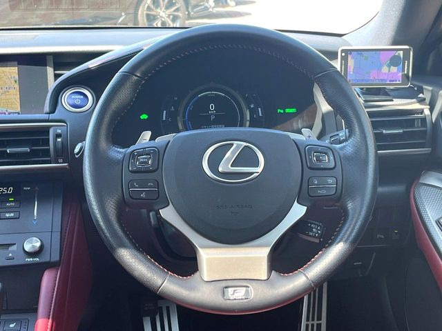 �y�����v�����X�e�A�����O�z�㎿�Ȋv���g�p���邱�ƂŁA��ɂ����������݂ƂĂ��^�]���₷���n���h���ł���