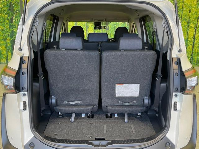 ���i�̂���������ʋ΁A���}���ɏ\���ȉ׎��X�y�[�X���m�ۂ��Ă���܂��B�Z�J���h�V�[�g��|���ƁA�傫�ȉו��̐ύڂ��\�ł���